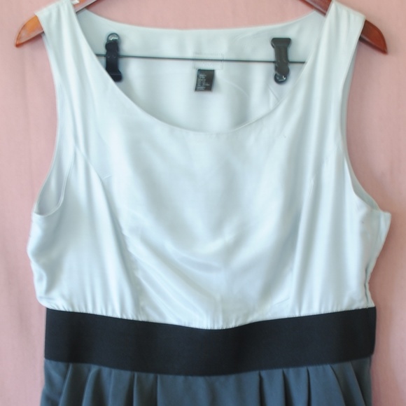 H&M Colorblock Bubble Hem Dress Gray Silver Large - Picture 4 of 5